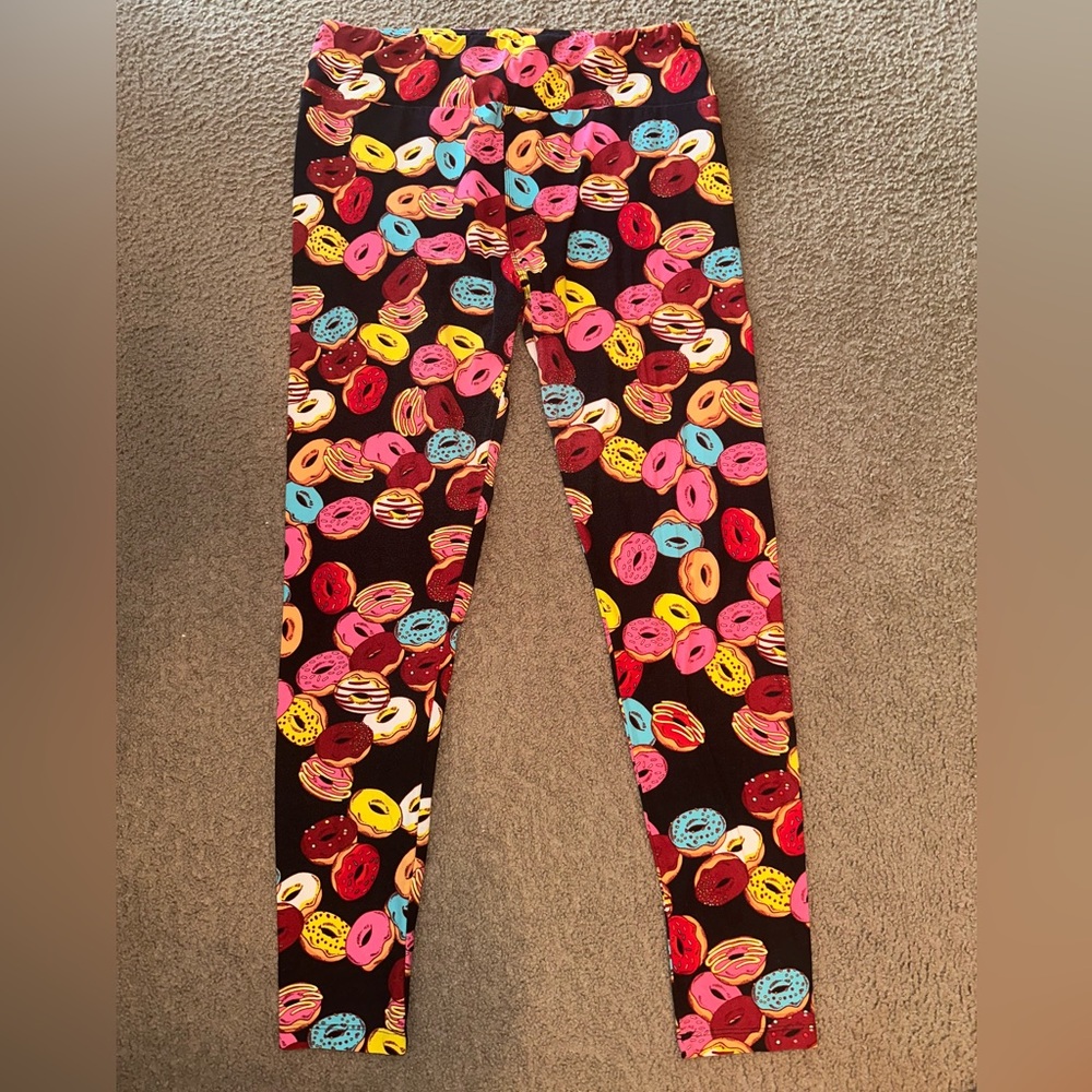 Lularoe Tall & Curvy “Donut” leggings